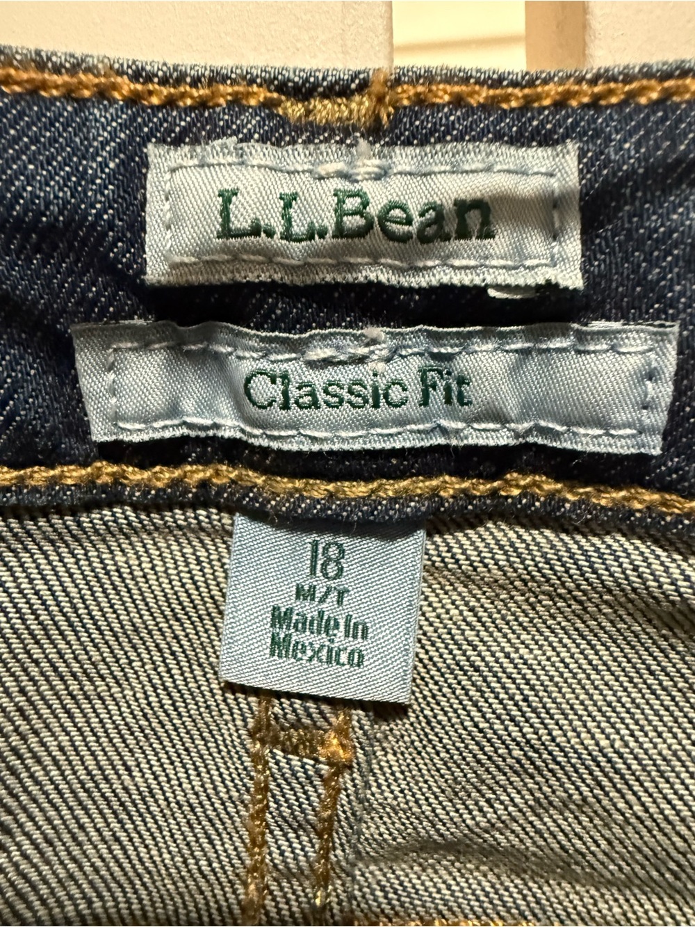 L.L.Bean Jeans NWT - Women's size 18 MT True Shape High Rise Classic Bootcut - Picture 4 of 6